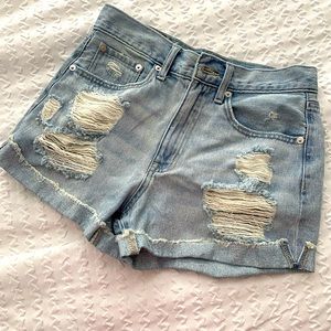 Aeropostale Mom Short Distressed Light washed Denim Size 4